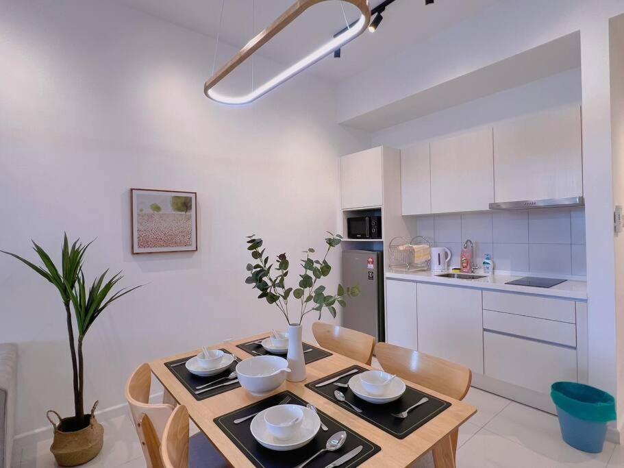 Pangsapuri Spacious Connecting 4px, Chambers Kl, Walking Distance To Lrt, Mrt, Sunway Putra Mall & Pwtc Kuala Lumpur
