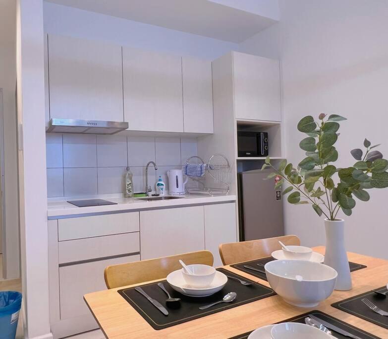 Spacious Connecting 4px, Chambers Kl, Walking Distance To Lrt, Mrt, Sunway Putra Mall & Pwtc Pangsapuri Kuala Lumpur