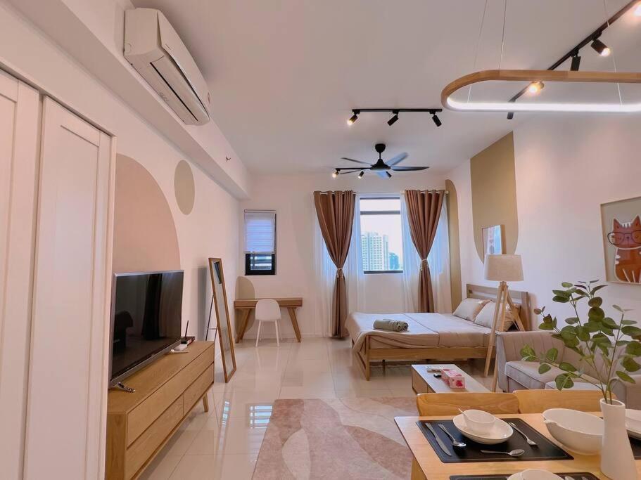 Pangsapuri Spacious Connecting 4px, Chambers Kl, Walking Distance To Lrt, Mrt, Sunway Putra Mall & Pwtc
