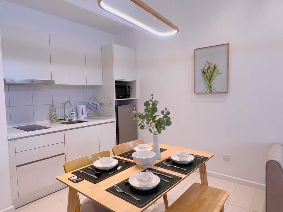 Spacious Connecting 4px, Chambers Kl, Walking Distance To Lrt, Mrt, Sunway Putra Mall & Pwtc Pangsapuri *