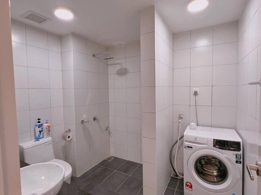 Pangsapuri Spacious Connecting 4px, Chambers Kl, Walking Distance To Lrt, Mrt, Sunway Putra Mall & Pwtc